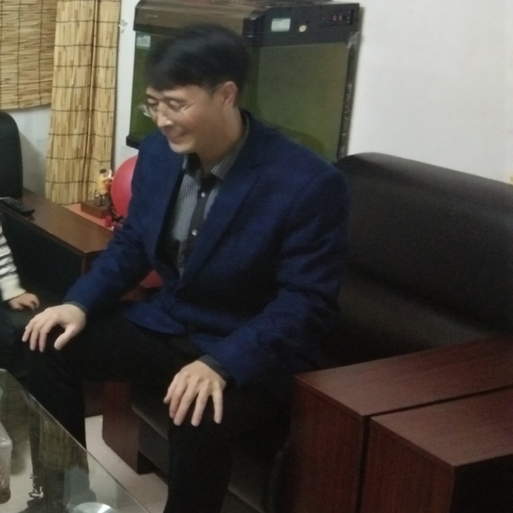 温柔大叔人的照片