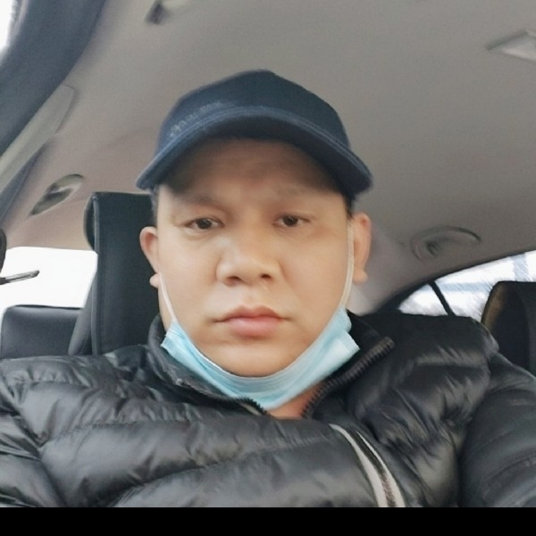 血染婚纱的照片