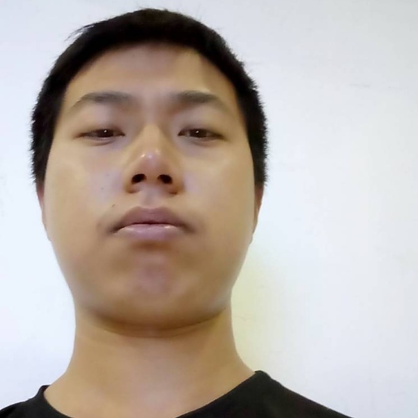 陌颜迎默默的照片