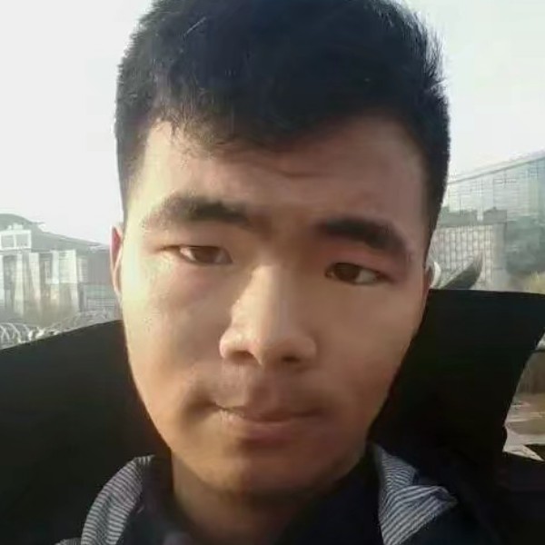百褶裙俊秀的照片