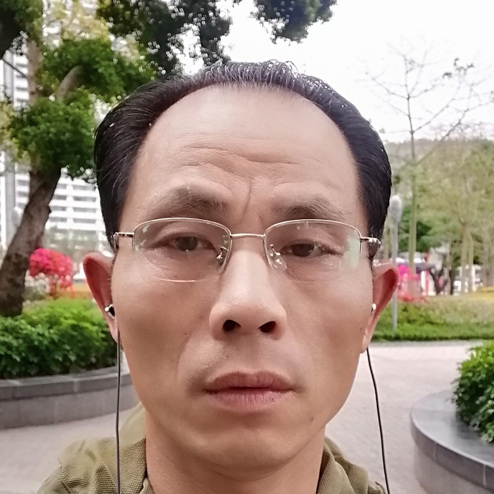 勤劳挽手朋友的照片