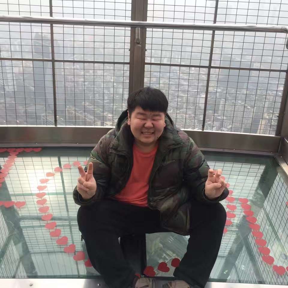 会撒娇挽手帅哥的照片