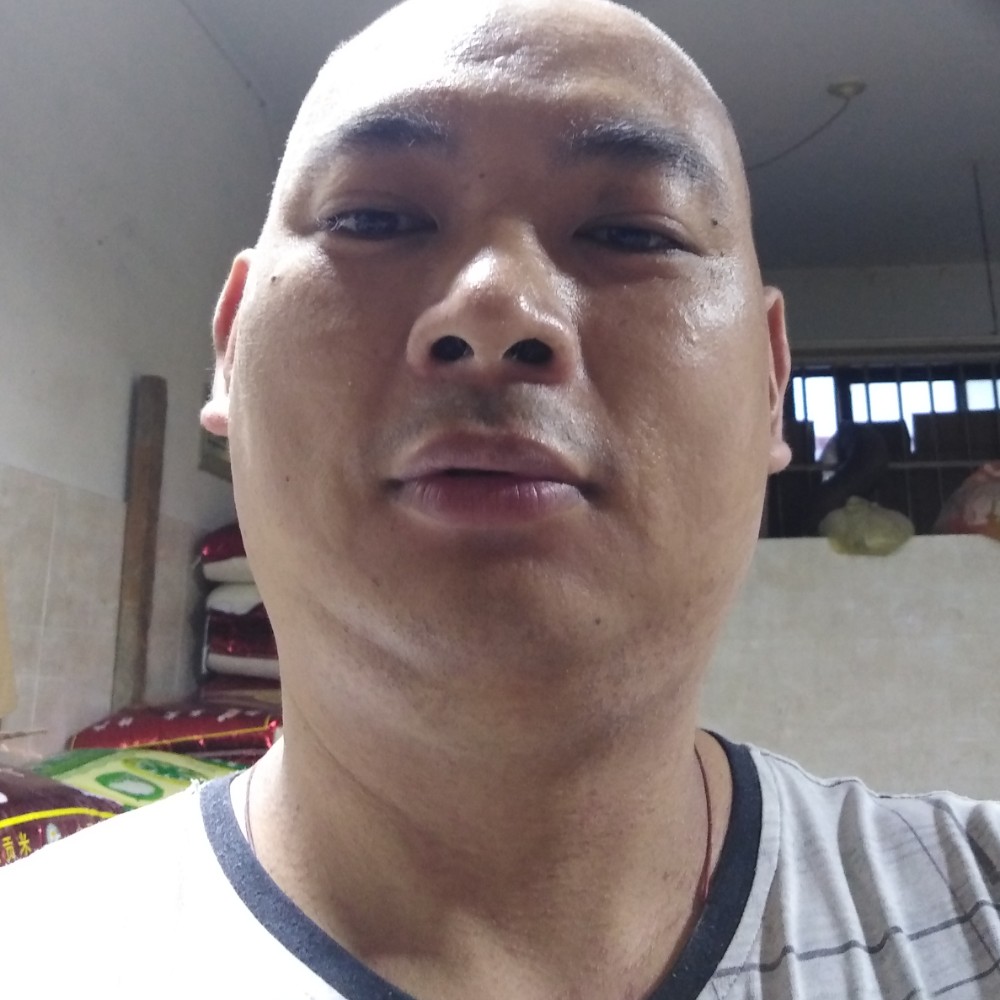 萝莉懦弱的照片