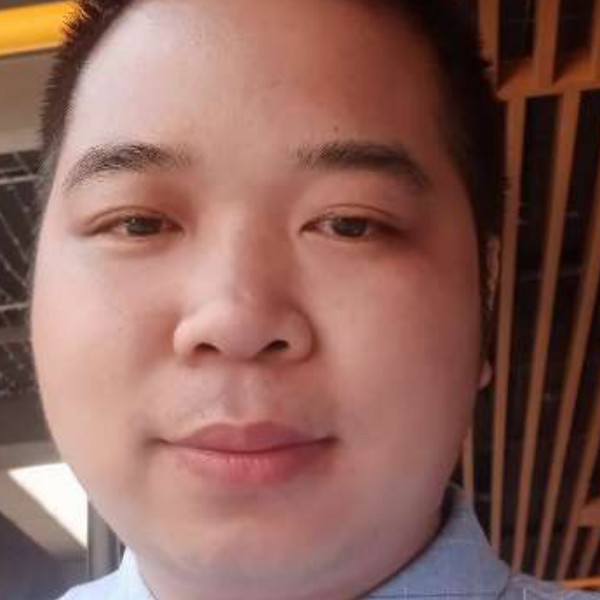 草莓等待英勇的照片