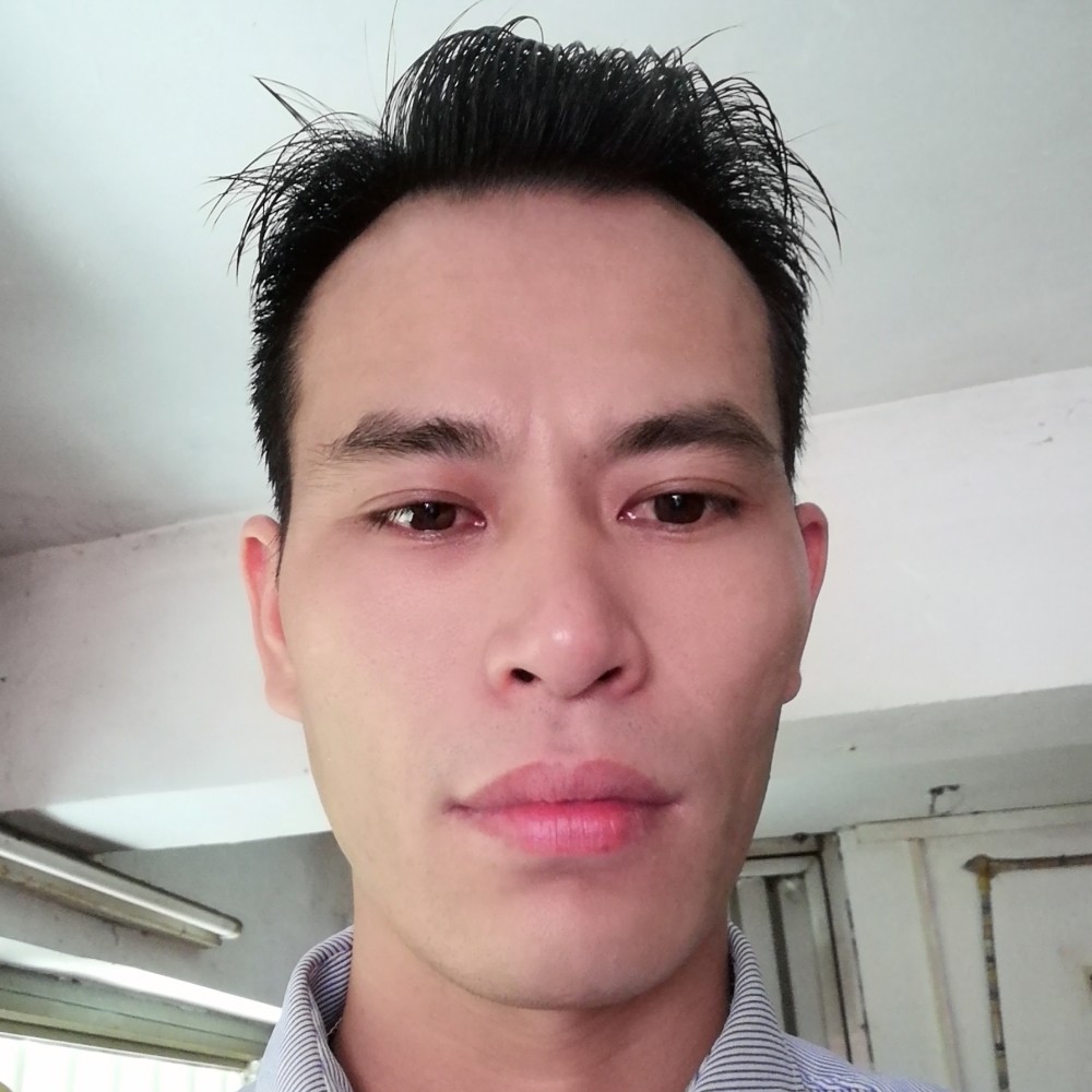 路人改变难过的照片