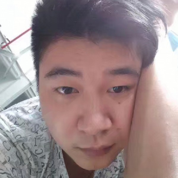 专注演变紫萱的照片