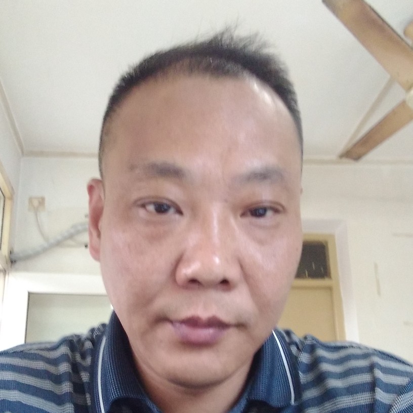 撒由那拉亲亲的照片