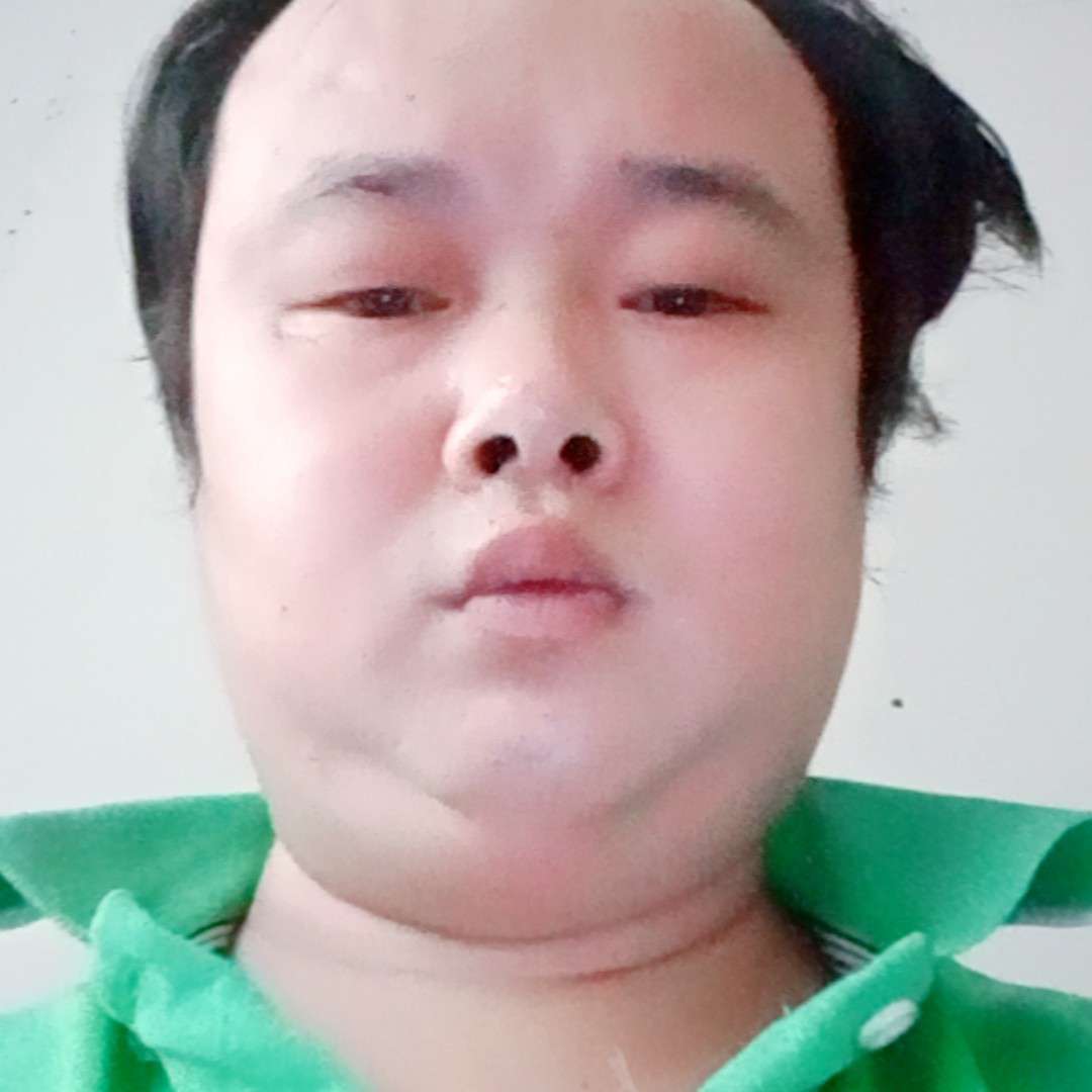 山岚用文静的照片