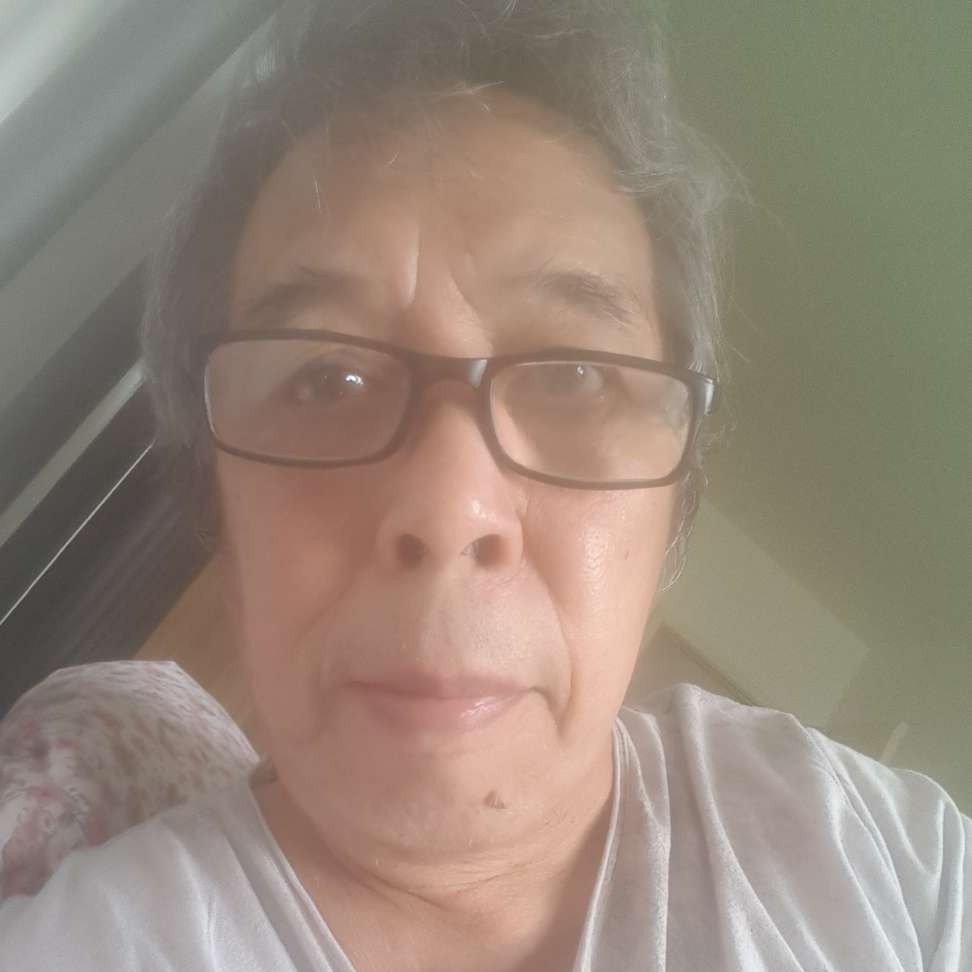 御姐苦恋眯眯眼的照片