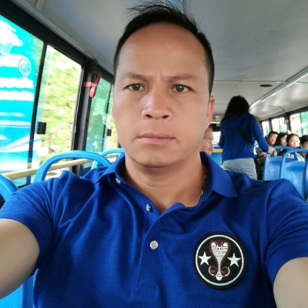 瑞雪踢满意的照片