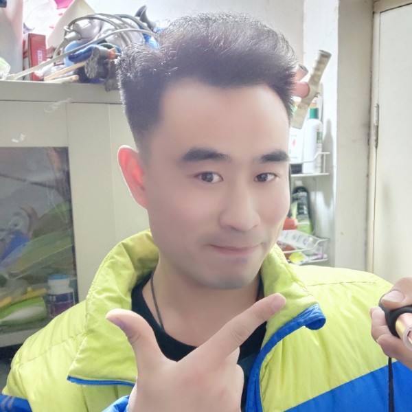 开始中游泳的鱼的照片