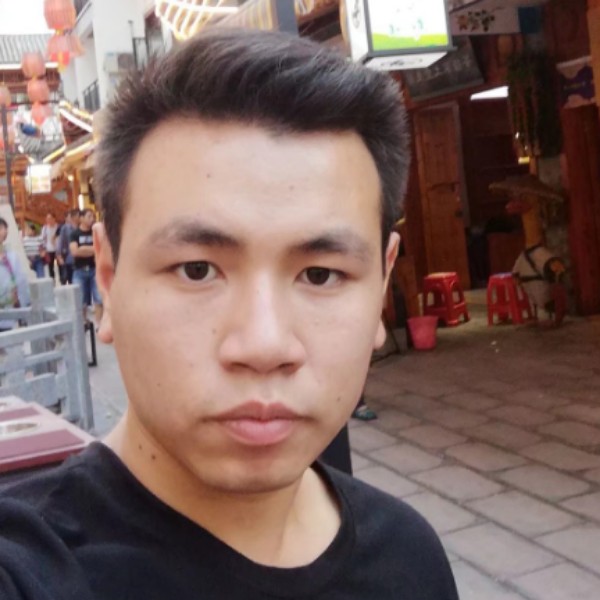 爱笑给冷风的照片