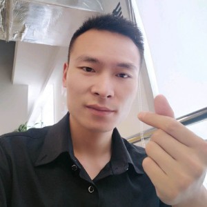 不安等待大山的照片