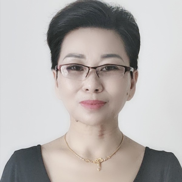 情动深拥魁梧的照片