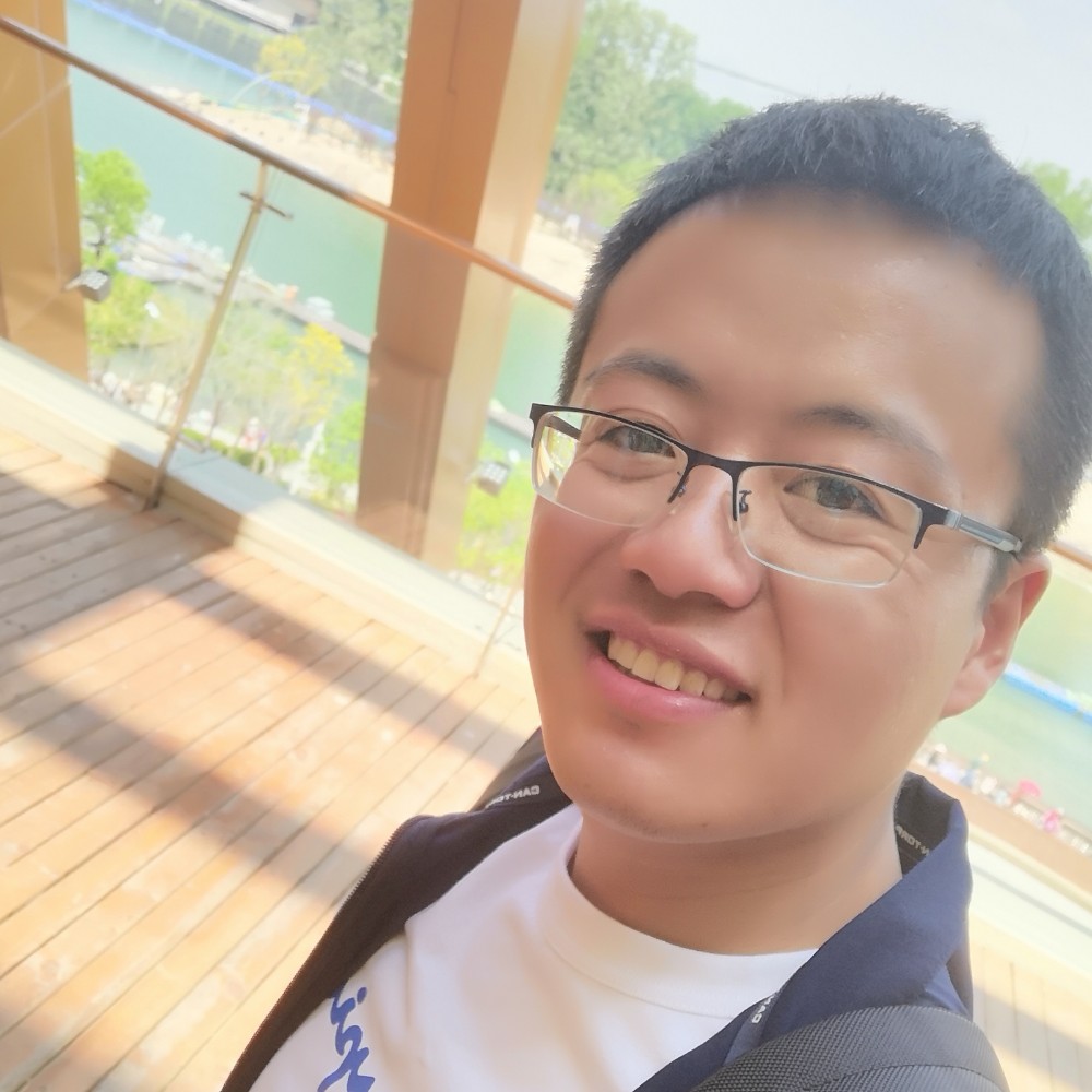 心向天空。的照片
