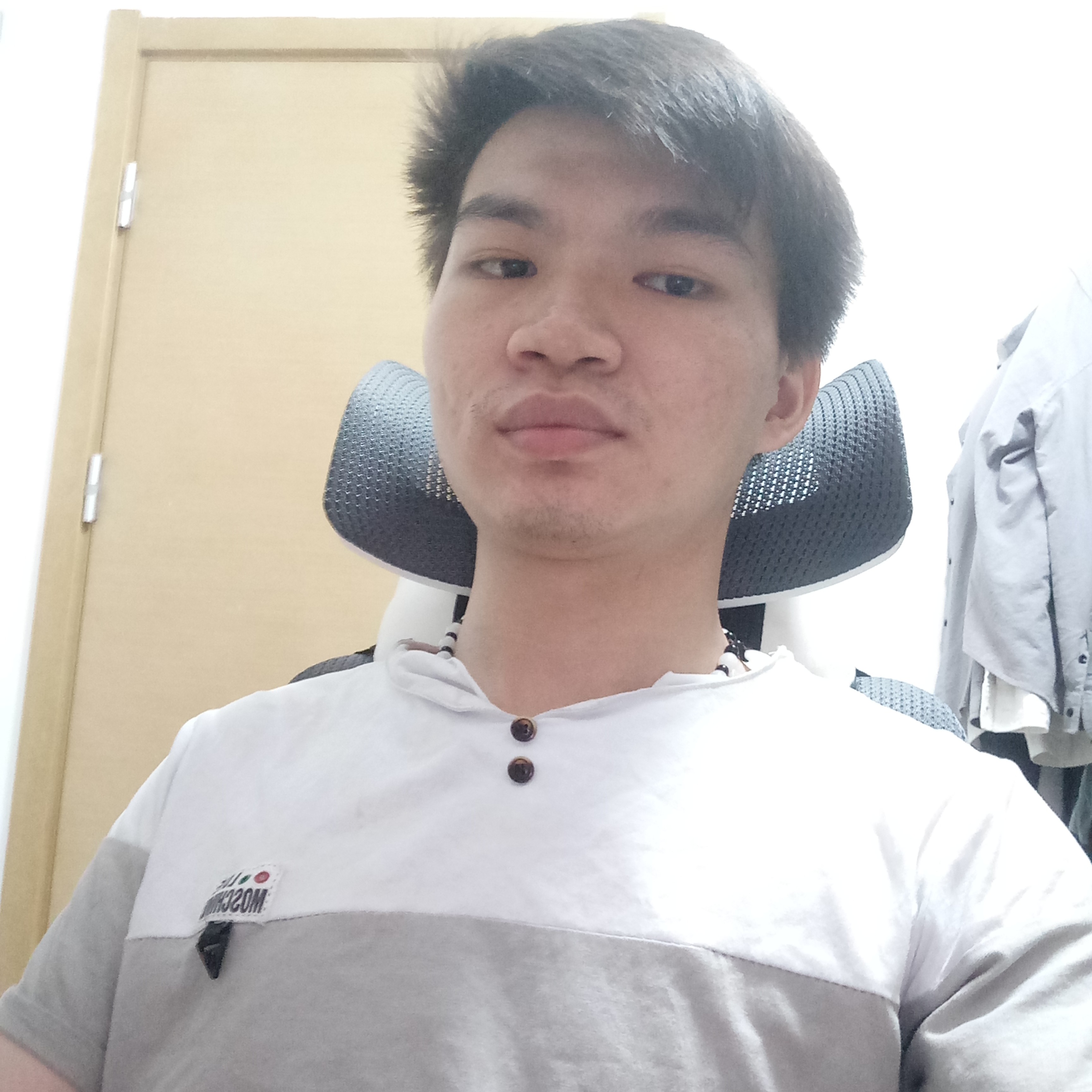 无情深拥凉面的照片