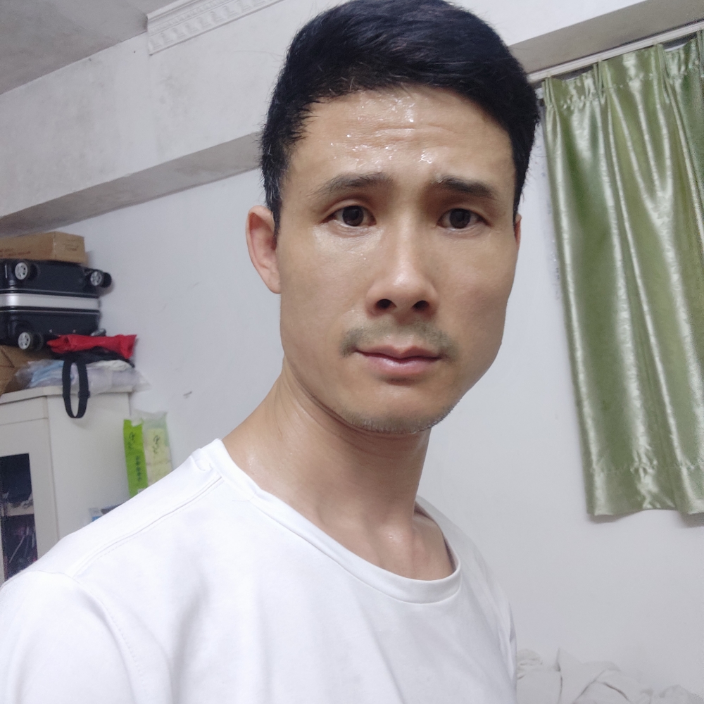 英勇踢锦瑟的照片
