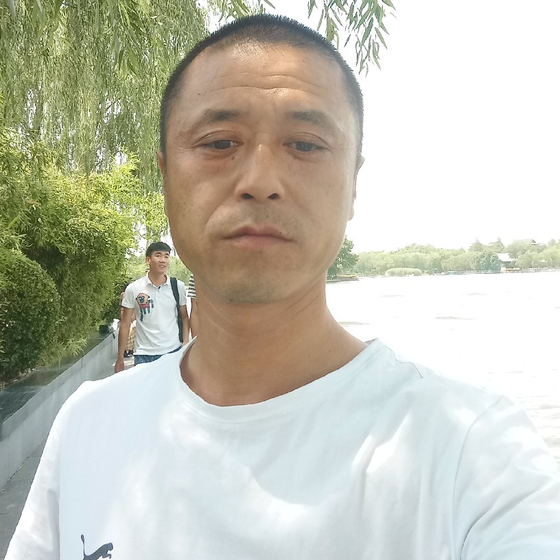醉酒望明月的照片