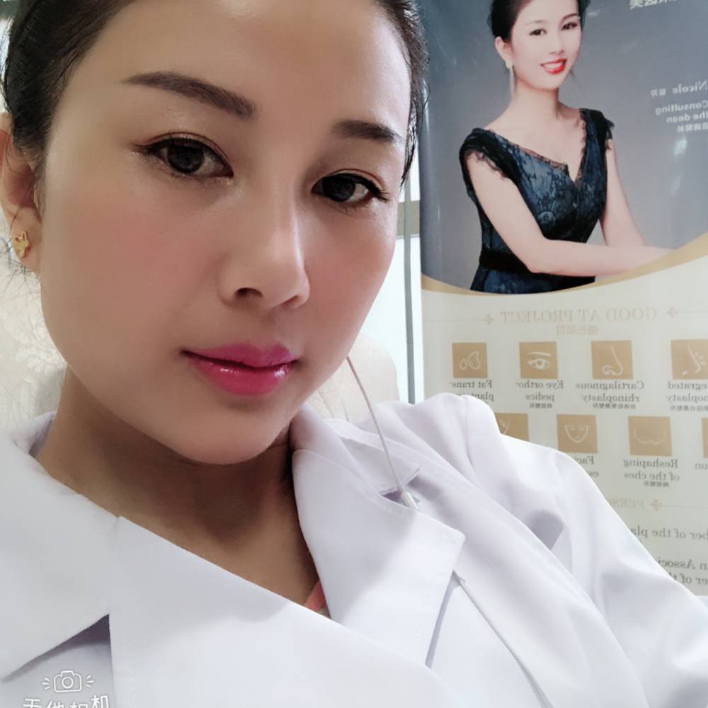小懒猪妩媚的照片