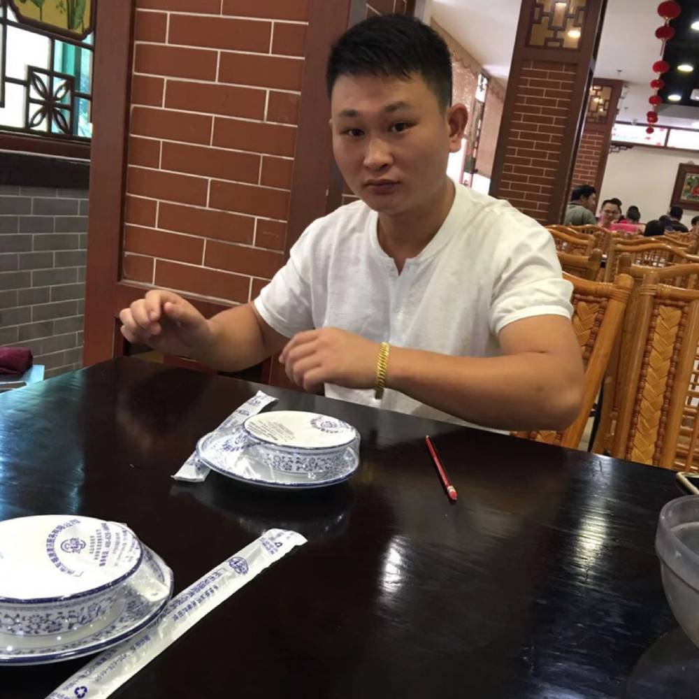 吴潮的照片
