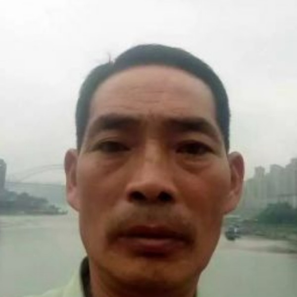 黑裤方风趣的照片