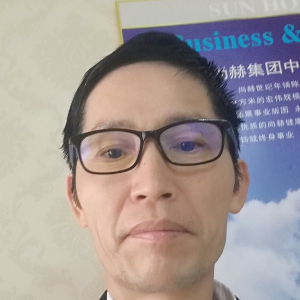风趣等待枕头的照片