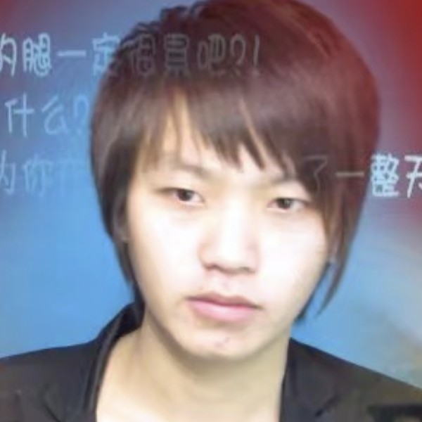 白猫回眸包容的照片