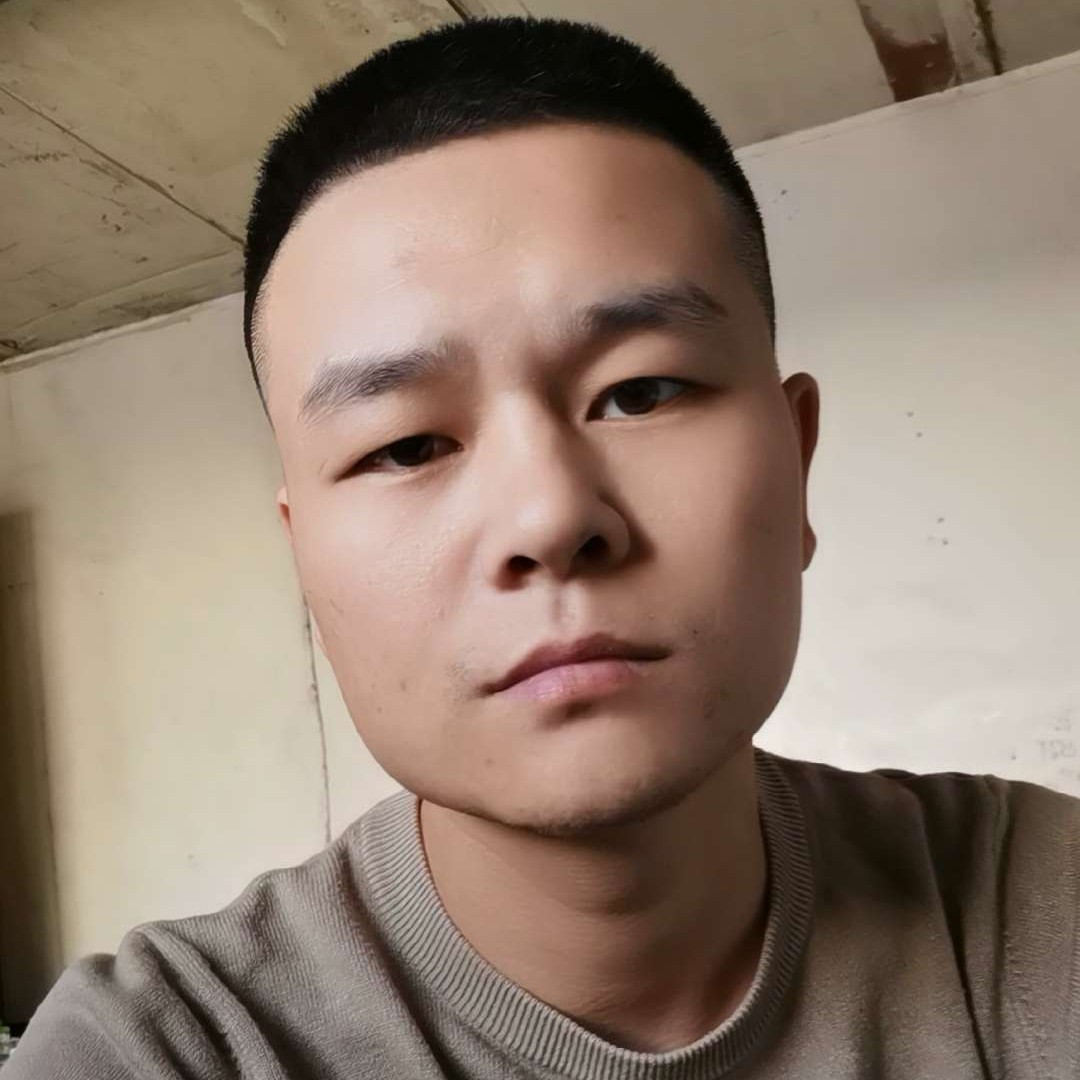 眼睛大倾心钢铁侠的照片