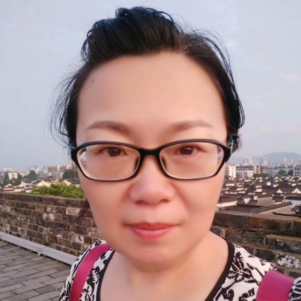 小宝奶奶的照片