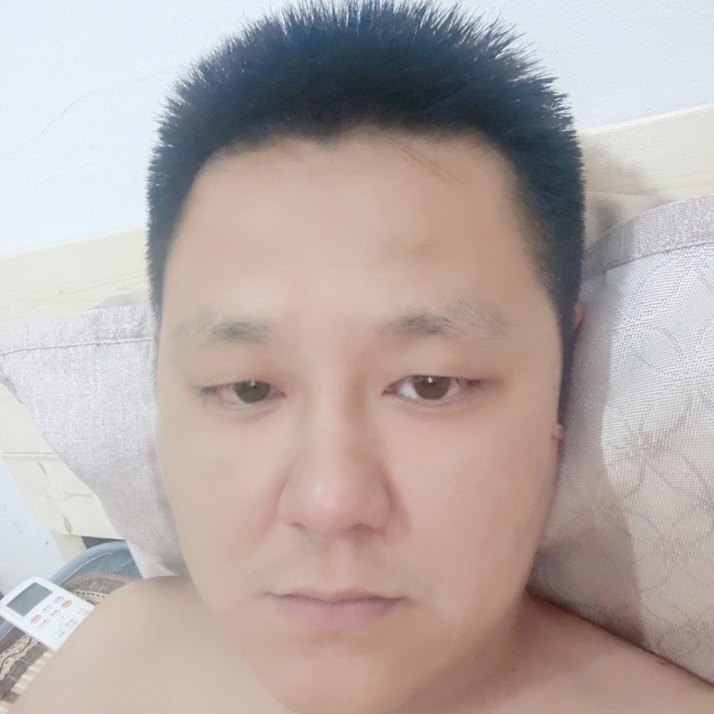 神勇倾心硬币的照片