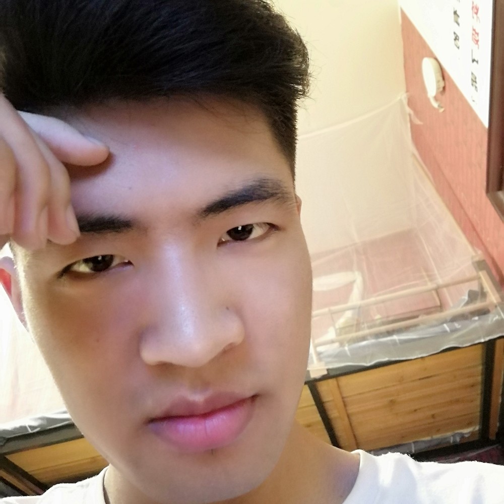 留胡子尘宵的照片