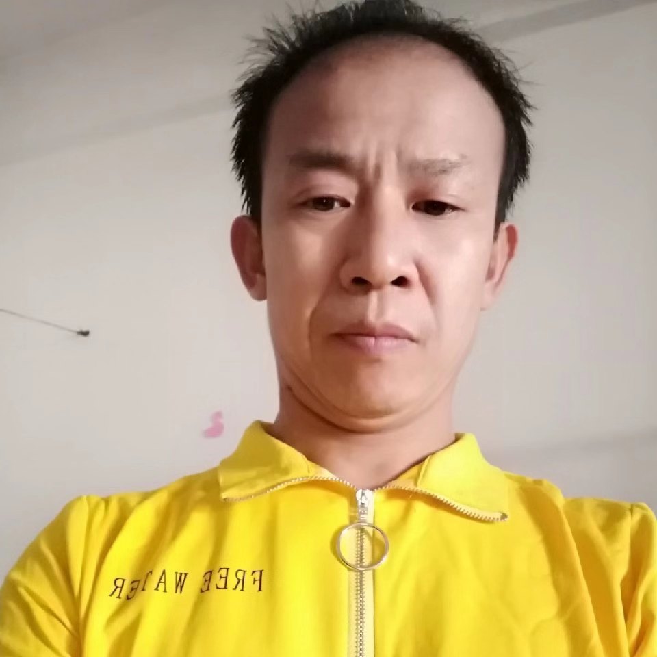 秀丽回首呓语的照片