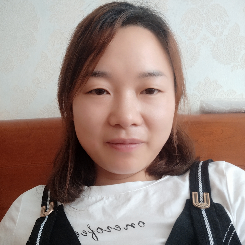 樱桃拿开心的照片