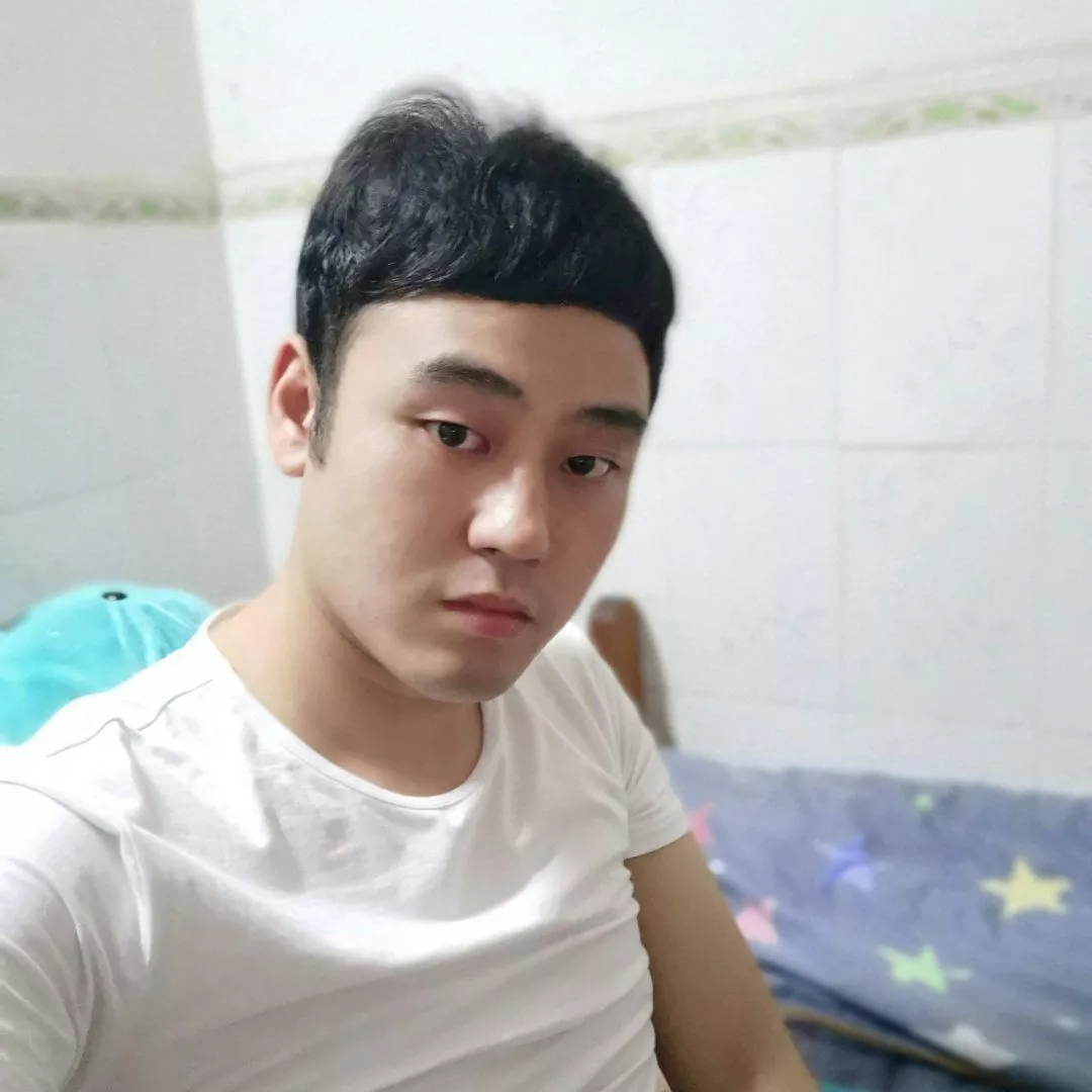 帽子凝眸欠你的的照片