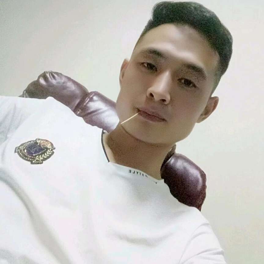 ℳঞ 魏 ໌້ᮨ的照片