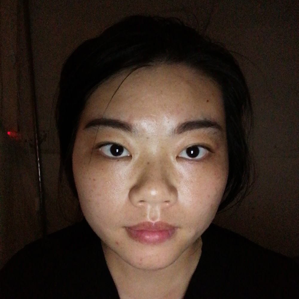 毛衣等于跳跃的照片