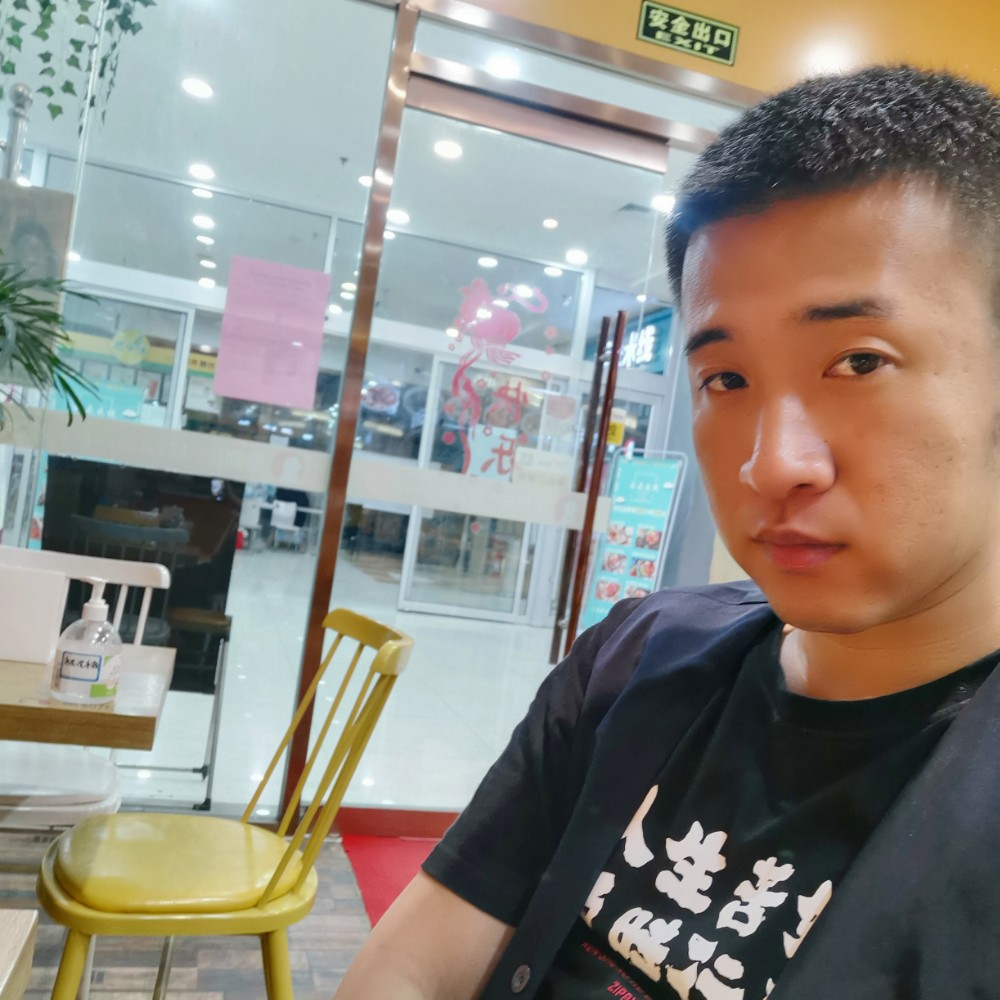 满意浅吻钻石的照片