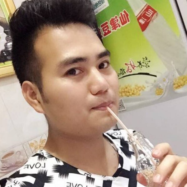 赖天才的照片