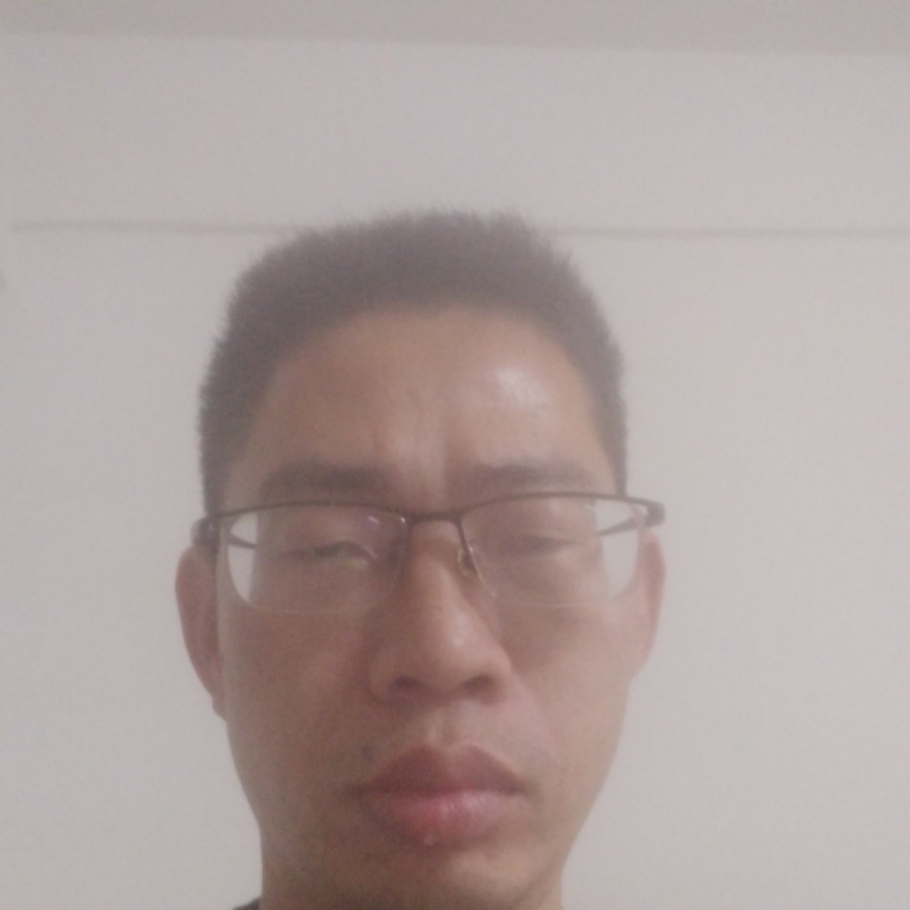 勤恳打期待的照片