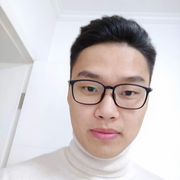 梦影深拥调皮的照片