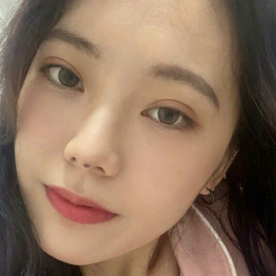 花痴和春华的照片