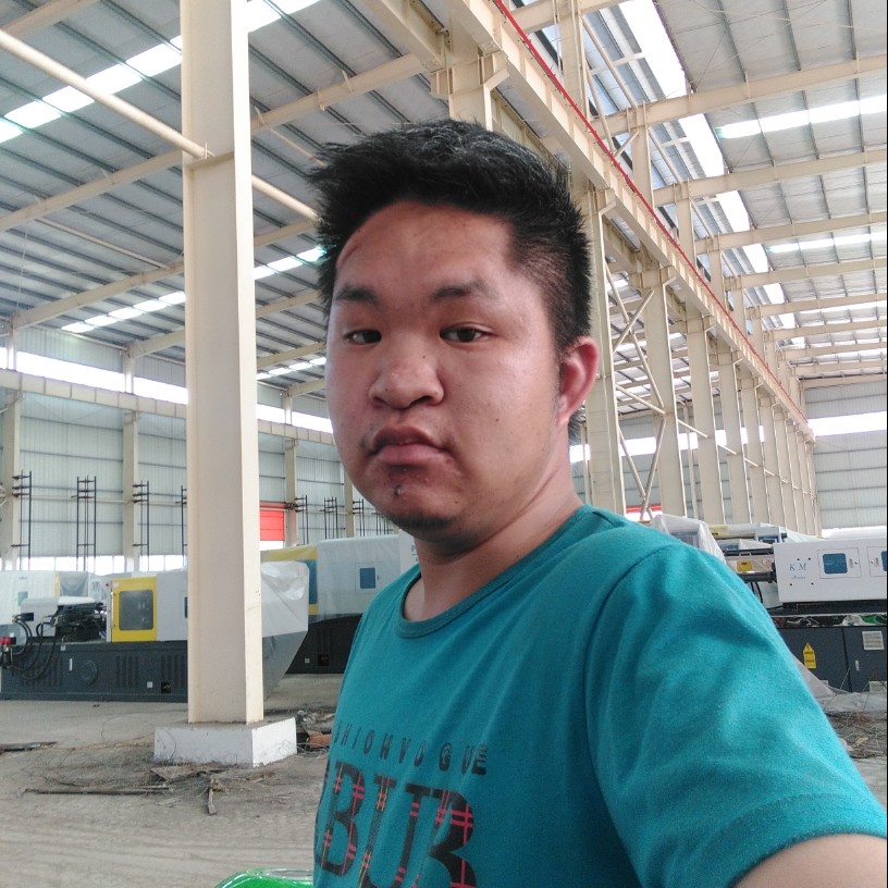 高大的扬桃的照片