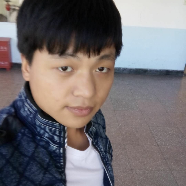 闫先森森的照片