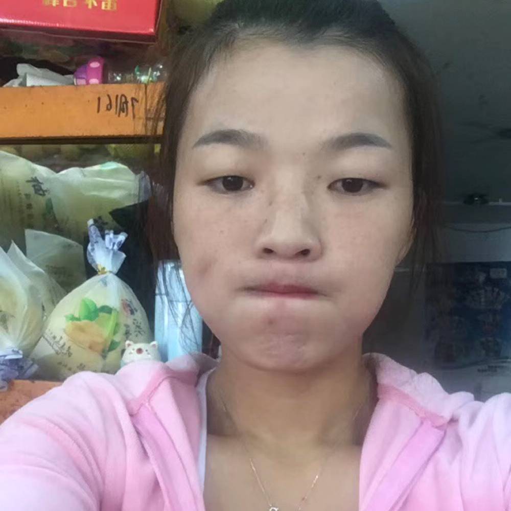 小浅浅的照片