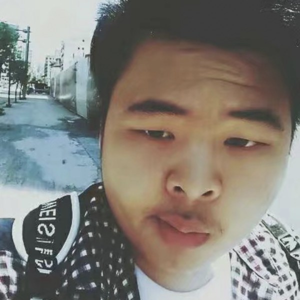 Mustan的照片