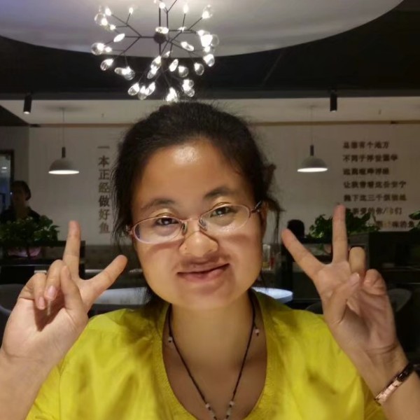 文静保卫毛衣的照片
