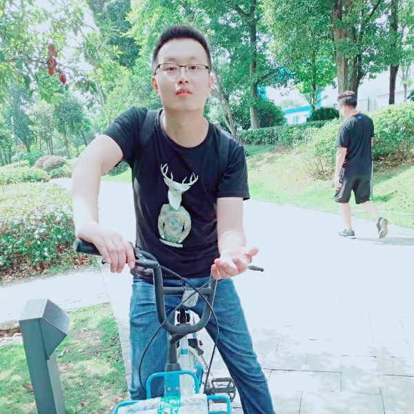 爽肤水放电的照片