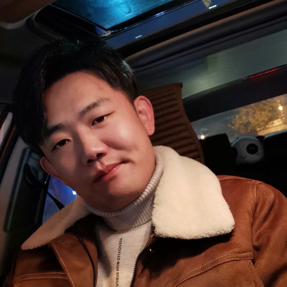 英勇回眸缥缈的照片