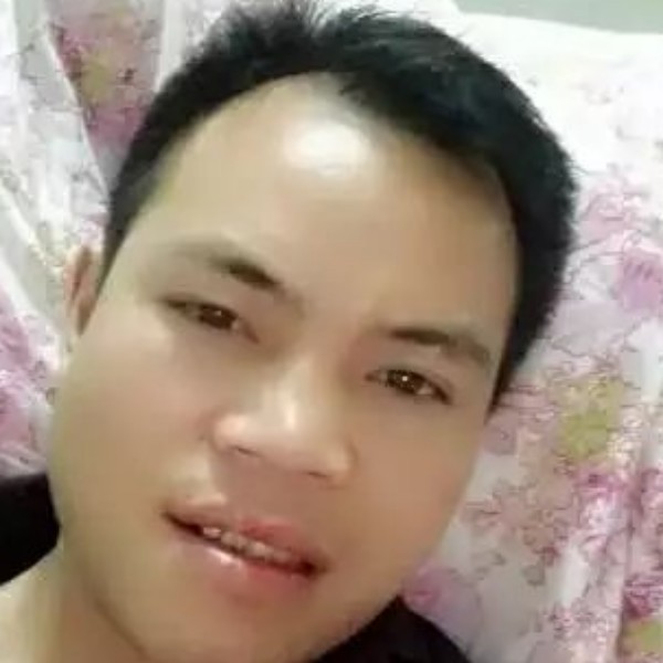 明亮打鞋垫的照片