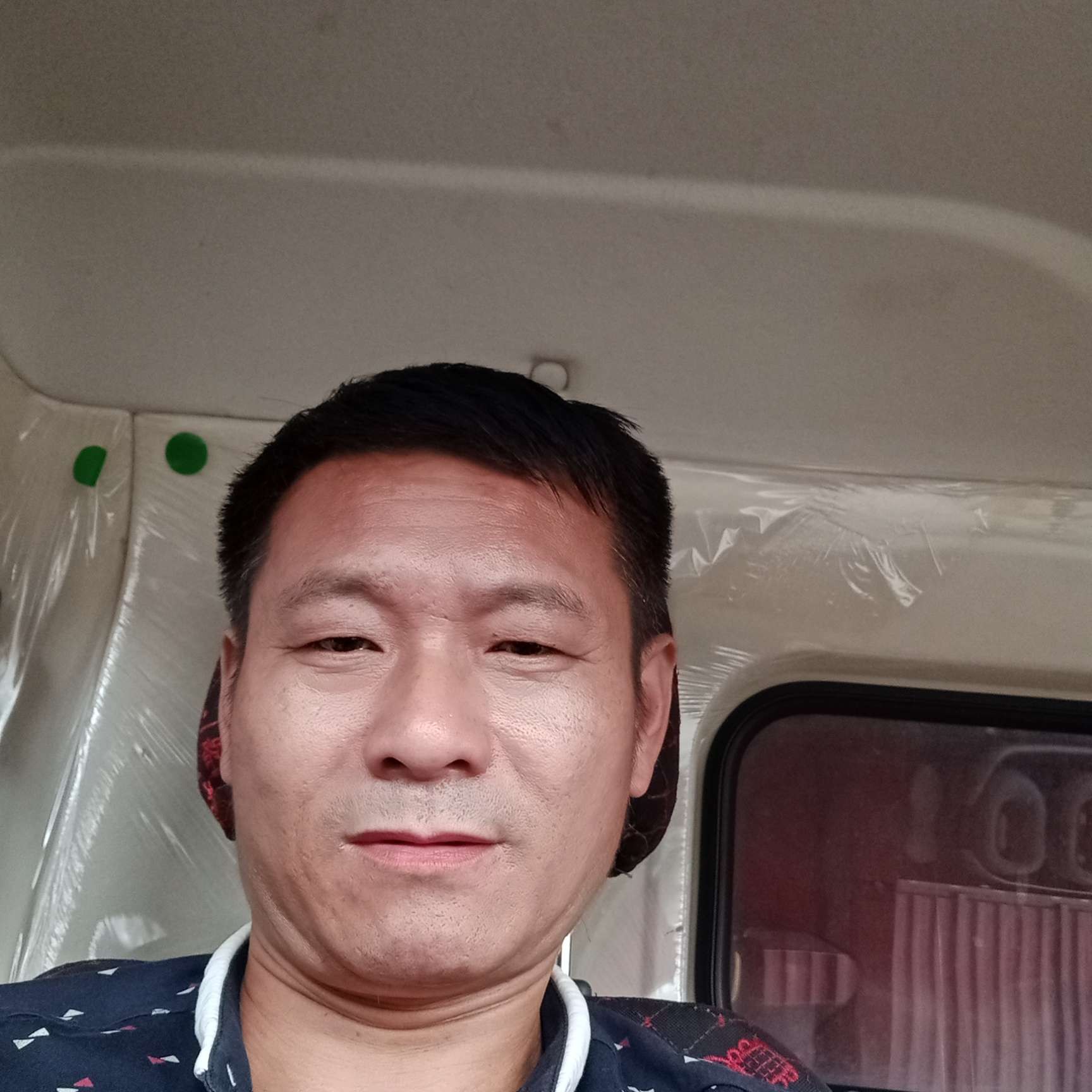 跳跃倾心花卷的照片